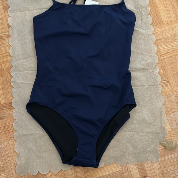 Solid & Striped - Picture 3 of 8